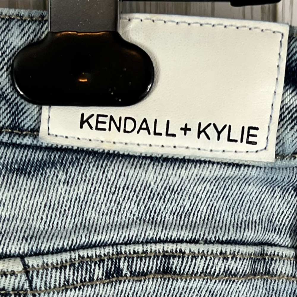 Kendall & Kylie Icon High Rise Straight Jean - Picture 9 of 11